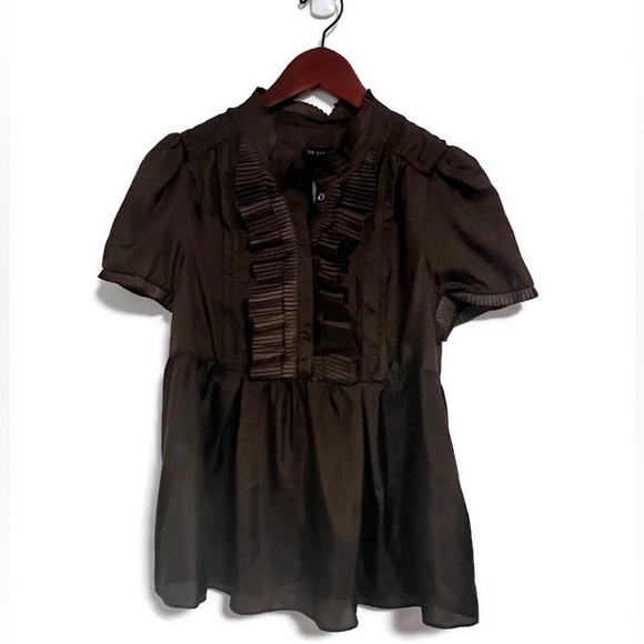 NWT Ted Baker brown silk tuxedo pleated short sleeve top, size 2. - Picture 6 of 8